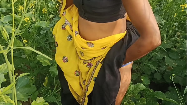 सरसों के खेत में ममता को उसके पति ने मौका देखकर जबरदस्त जंगली चुदाई दी