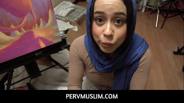 Gadis Arab Dania Vegax Yang Polos Dan Panas Meninggalkan Saudara Tirinya Dengan Bola Biru Yang Menggelegak