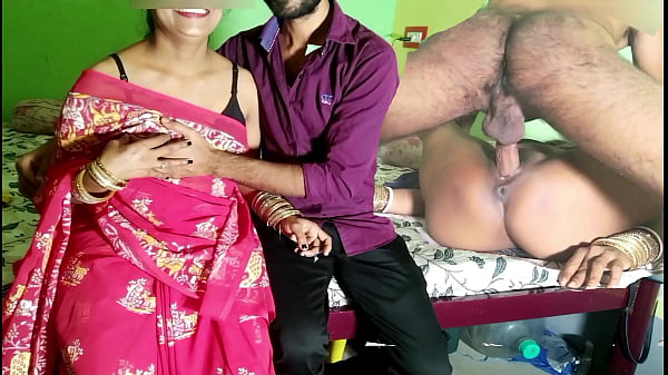 बायोलॉजी ट्यूटर ने अकेले में छात्र की सौतेली माँ को चोदा