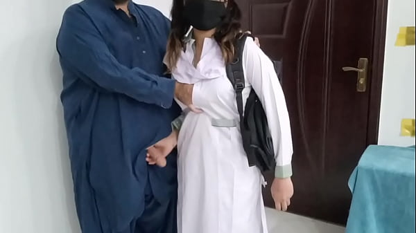 Gadis Sekolah Desi Pakistan Digoyang Ayah Tiri