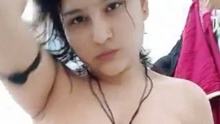 Gadis Pakistan Panas Membuka Semua Pakaian Dalam Video Menggoda