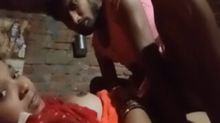 Pria Nikmati Pengalaman Seks Desa Pertama Dengan Istri Sahabatnya