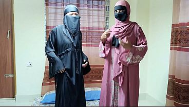 Kakak Berhijab Dan Adik Tiri Mendambakan Kontol Besar Kakak Tiri Di Dalam Memek Sempit Mereka