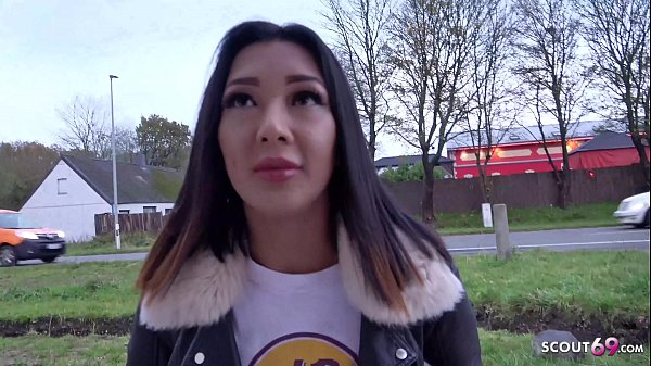 Pemandu Sorot Jerman – Gadis Muda Thai Dipacak Habis-habisan Dalam Audisi Jalanan Asli Di Flensburg