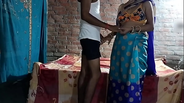 भाभी ने देवर के साथ मस्ती भरे सेक्स का मज़ा लिया