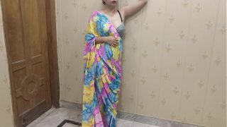 Usne Jab Chhua To Uski Aag Bhadak Uthi, Aur Usne Apni Choot Mein Le Liya Uska Bada Kala Lund.