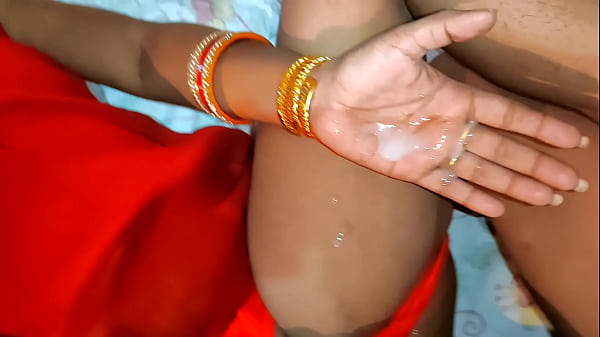 देसी माल की गर्म गांड में पहली बार हिंदी में बोलते हुए धीरे-धीरे लंड घुसाया