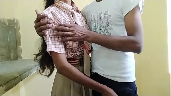 Mahasiswa Desi India Menggoyang Pacar Sekolahnya Yang Berusia 18 Tahun