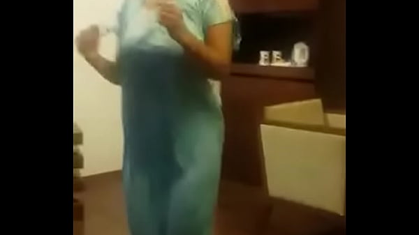 Tarian Goyang Seksi Desi Yang Membuat Nafsu Bergolak