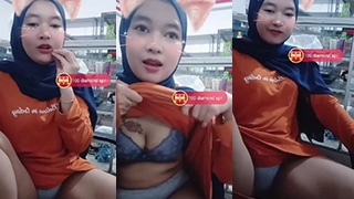 Cewek Berhijab Jaga Warung Malah Sange Live
