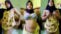 Rayuan Abu-abu Rayud Berhijab