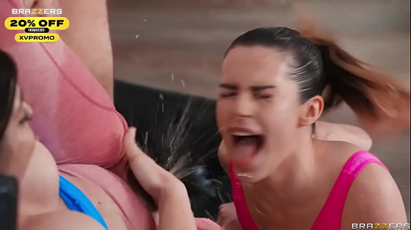 Klub Muncrat Brazzers: Keira Croft & Chanel Camryn Basahin Kamu!