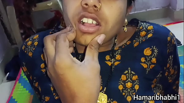 Desi Bhabhi Digoda Gila Di Ranjang Sendiri Saat Suami Pergi, Adegan Panasnya Bikin Ngaceng!
