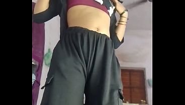 Cowgirl Goyangan Bhabhi Digoyang Kencang Suami Sambil Merintih Dalam Bahasa Hindi