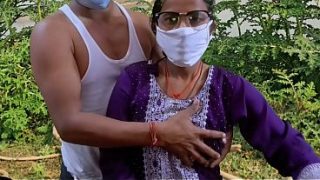 Desi Bhabhi Ki Gaand Ka Maza Padosi Ke Lund Se