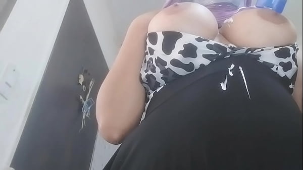 Arab Terseksi Berhijab, Istri Islam Tampilkan Bokong Dan Semburkan Cairan Panas Di Webcam Demi Uang