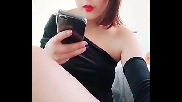 Goyang Goyang Di Depan Kamera, Bikin Tegang Semua