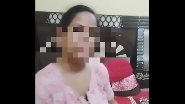 भारी उभारों वाली गर्म भाभी की प्यास