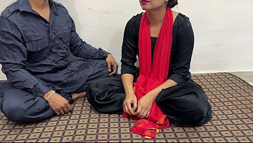 Desi Istri Di Giliran Om-om Tua, Suara Hindi Bikin Makin Panas
