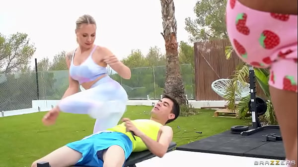 Angie Lynx Menggoda Di Brazzers Butt Lift Part 2: La Paisita Oficial, Masuk Kode Xvpromo Untuk Nikmati Diskon Panas