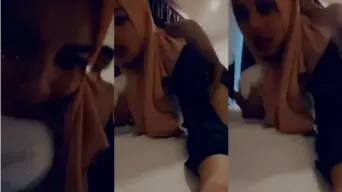 Cewek Hijab Digeboyong Doggy Style Di Hotel, Makin Nikmat Makin Liar.