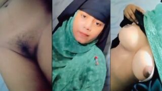 Gadis Muslim Berdada Montok Merekam Video Mesumnya Di Kamar Mandi