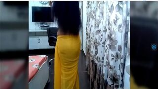 Ngentot, Cewek India Seksi Bugil Goyang-goyang Di Depan Kamera.