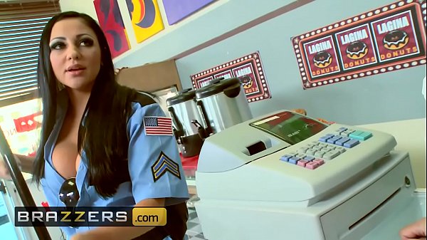 Seragam Ketat, Toket Gede, Ngentot Brutal – Audrey Bitoni, Honey White, Johnny Sins – Boston Cream – Brazzers