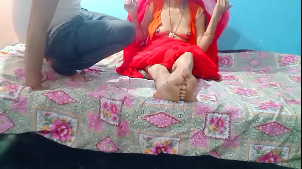 Bhabhi Ne Ghar Mein Akeli Devar Ke Saath Masti Mein Petticoat Utha Diya, Jab Koi Nahi Tha.