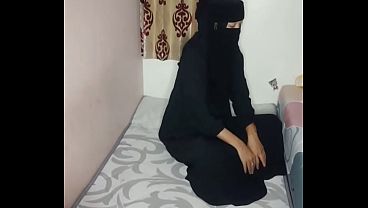 Gadis Bercadar Mesum Sama Sopir Pribadi, Main Di Dalam Mobil Sambil Buka Hijab.