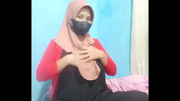 Gadis Hijab Ngecol Sambil Mainin Dildo Sampe Crot Ketagihan