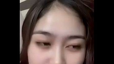 Cewek Indonesia Live, Goyangannya Bikin Ngilu, Bibirnya Merah Basah, Siap Digoda Dan Dinikmati.