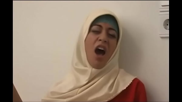 1101689 Cewek Arab Berhijab, Bikin Ngiler Lihat Lekuk Tubuhnya