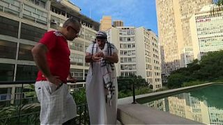 Sheik Árabe ViÉs Pro Brasil Na Copa* Ele E O Guia Pegaram As Torcedoras Brasileiras No Hotel, Levaram Pra Cama E Foderam AtÉ O Cuzinho Delas* Completo No Red