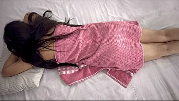 Ngentot Bini Orang Sama Pelayan, Pantatnya Diremas Dulu, Baru Dimasukin Kontol Ke Memeknya.