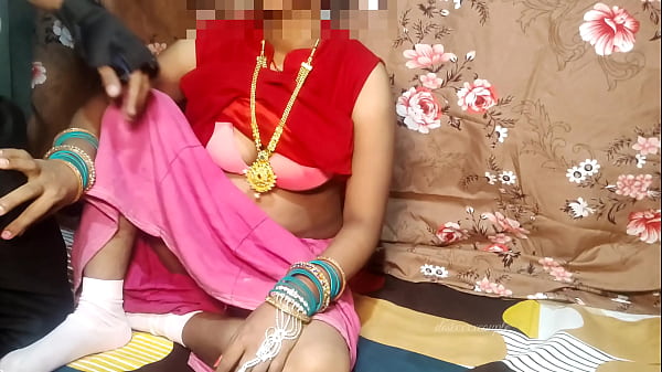 Baju Merah Ngepas, Badan Basah Keringet, Suami Istri Desi Lagi Panas-panasan Bikin Makin Pengen.