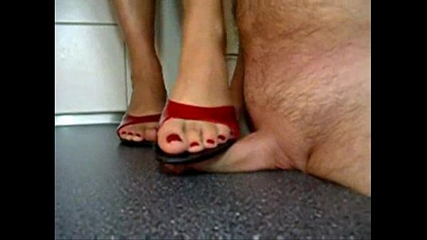 Bhabhi India Yang Seksi Menginjak-injak Kontol Devar Dengan Penuh Gairah.