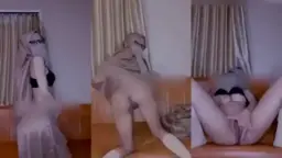 Hijabers Bugil Nafsu Makin Jadi, Lanjutkan Colmek.