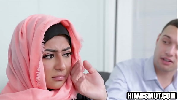Gadis Muslim Yang Lugu Terpaksa Digenjot Habis-habisan Sama Bule Amerika.