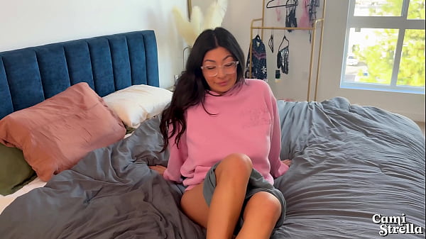 Liat Tuh Celana Dalam Gue?! Cewek Latin Montok Step-sis Nyemprotin Kontol Gue – Cami Strella X Lev Lieben