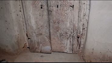 Desi Kakak Tiri Ngajak Adik Tiri Ke Kamar, Ngewe Panas Di Ranjang India.