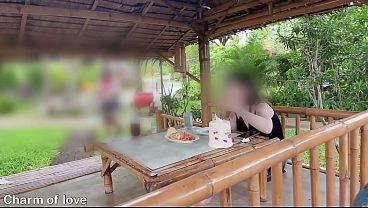 Ngentot Di Luar Sama Bule Thailand, Basah Kuyup Nungguin Kontolnya Masuk.
