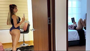 Ibu Mertua Seksi Ketahuan Colmek Sambil Dengerin Suara Erangan Dari Kamar Sebelah, Bikin Makin Panas!