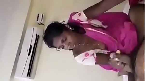 Desi Aunty Lagi Ngeblow Panas Bikin Makin Tegang