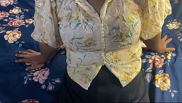 Nagma Bhabhi Digeboy Di Musim Hujan, Suara Hindi, Video Porno Xxx Baru Yang Bikin Makin Panas Dan Basah.