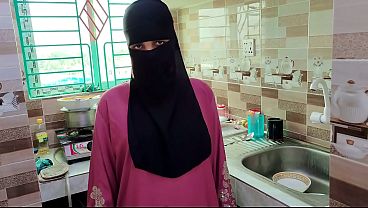 Selendang Terlepas, Suami Orang Mainin Pembantu Jilbab Pas Rumah Sepi