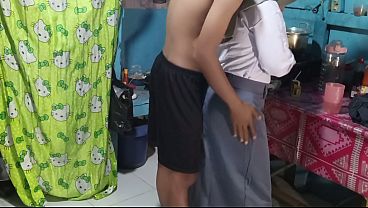 Ngentot Adik Ipar Di Dapur, Pas Mau Berangkat Sekolah, Makin Basah Makin Greget.