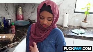 Ebony Hijabi Cewek Nakal Belajar Jadi Janda Genit Bareng Hadiya Honey Sama Allen Swift