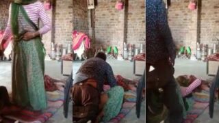 Bini Bihari Lagi Nikmatin Kontol Mertua, Crot Di Dalem