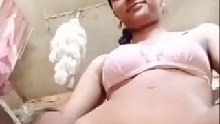 Nonton Video Bhabhi Seksi Lagi Ngocok Sampai Basah